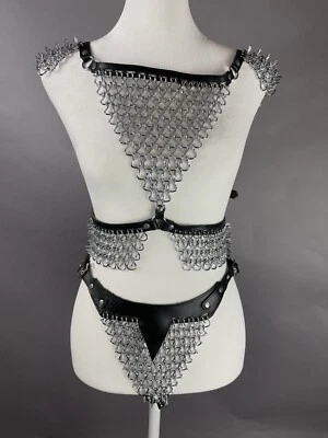 Parte superior e inferior de aço e couro Chainmail. - Imagem 1 de 4