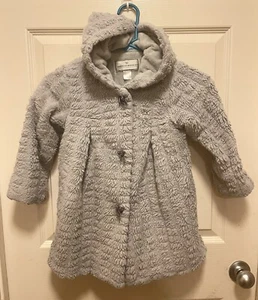 EUC American Widgeon Girls Faux Fur Coat Soft Grey Size 6 - Picture 1 of 10