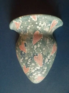 Sally Berne 1996 Wall Pocket Vase Pretty in blue & white speckles pottery - Picture 1 of 4