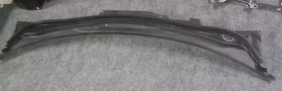 2010 06-13 VOLVO C70 ПЕРЕДНЕЕ ЛОБОВОЕ СТЕКЛО КРЫШКА РЕШЕТКИ ПАНЕЛЬ ОТДЕЛКА OEM - Изображение 1 из 4