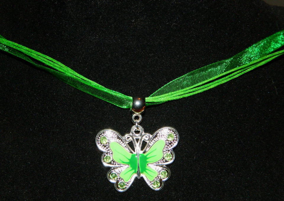 Collar Cinta Organza: Colgante Mariposa Esmalte Verde Cristal Plata 17" Foto 1 de 4
