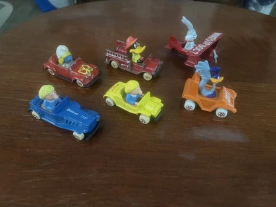 Lote de autos Looney Tunes diecast ERTL de colección de los años 80 Bugs Bunny Mildred road runner otros Foto 1 de 4