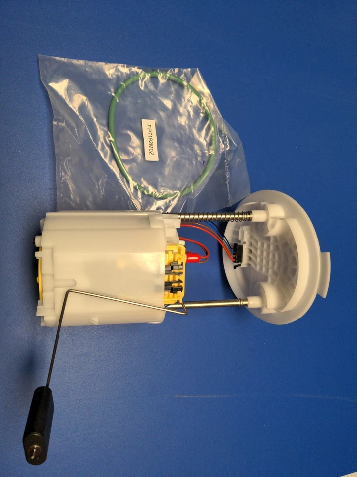 Bomba de combustible izquierda TechPro 19383ZJSV 2007 2008 2009 para Chrysler 300 2006-2010 Foto 1 de 1