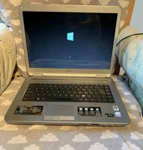SONY VAIO VGN-NR32L 15.4 Laptop Pentium Dual Core T2390 1.86GHz, 2GB RAM, 200HDD - Picture 1 of 9