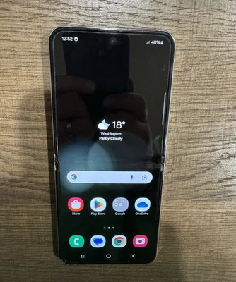 Samsung Galaxy Z Flip 5 5G SM-F731W 256GB Unlocked Green Very Good (READ) - Image 1 of 4