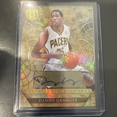Panini Gold Standard #26 2011 Danny Granger automático/50 Indiana Pacers Foto 1 de 2