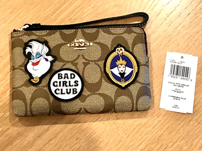 Muñequera Disney X Coach Villains Ursula Sirenita Reina Malvada Blancanieves Foto 1 de 3