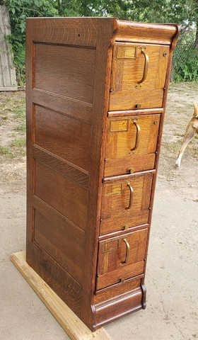 Antique Oak File Cabinet 4-drawer Yawman & Erbe, Quarter-sawn Oak, Circa 1900's Cover