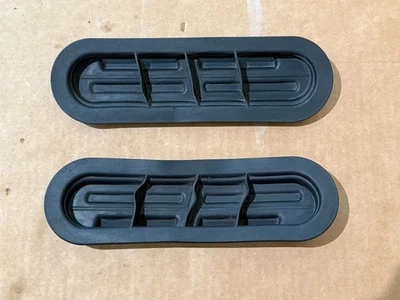 2008 2009 Pontiac G8 Hood Scoop Rubber Gasket Rain Guards PAIR USED GM LH & RH - Image 1 of 4