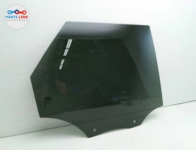 Land Rover Discovery 2017-23 cristal trasero derecho puerta pasajero ventana panel L462 Foto 1 de 4