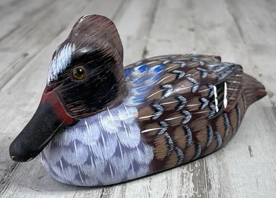 Vintage WOODEN BUFFLE HEAD DUCK decoy hand carved and painted - Image 1 of 4