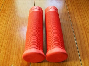 ANTIQUE INDIAN  SPORT SCOUT CHIEF HANDLEBAR RUBBER RED THROTTLE GRIPS (NOS) - Picture 1 of 3
