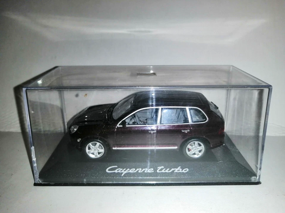 PORSCHE CAYENNE TURBO MINICHAMPS SCALA 1/43 - Immagine 1 di 1