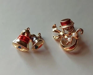 2 Christmas Pins Snowman & Bells  Goldtone Vintage Red Green Enamel + Gift Bag - Picture 1 of 5