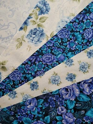 Paquete de 5 piezas Red Rooster Fat Quarter nuevo vintage azul floral Foto 1 de 2