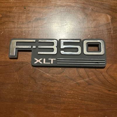 1992-1996 Ford F350 XLT эмблема значок логотип F2TB-16B114-FA-DA OEM - Изображение 1 из 2