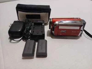 JVC Everio Video camera Zoom With 3 battery and charger Tested A+ - Picture 1 of 4