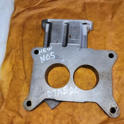 FORD/MERCURY 1980 2BBL HIERRO CARBURADOR A COLECTOR ESPACIADOR CON ENTRADA EGR D7AE-AC nuevo de lote Foto 1 de 4