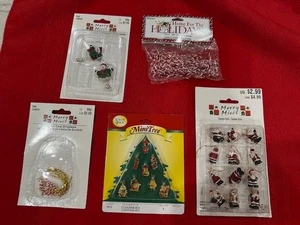 4 Posten Neu in Pgk Mini Weihnachten verschiedene Ornamente plus 1 geöffnet einige gebraucht - Bild 1 von 10