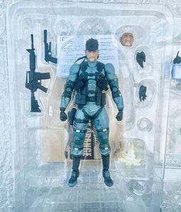 Solid Snake Figma 243 Metal Gear Solid 2 - AUTHENTIC - Picture 1 of 4