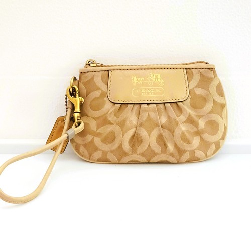 Coach Madison Signature Wristlet Card crema plissettato davanti