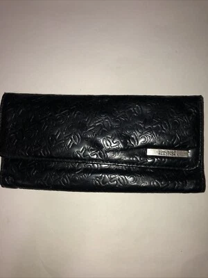 Kenneth Cole Reaction Woman’s Wallet Leather Black Authentic - Image 1 of 4