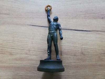 FIGURA DE RECUERDO DE COLECCIÓN MUY RARA SEGUNDA GUERRA MUNDIAL ATLETA ALEMÁN BERLÍN 1936 JUEGOS OLÍMPICOS Foto 1 de 4