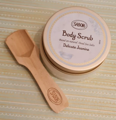 Sabon скраб для тела нежный жасмин 200 г 7 унций + деревянная ложка - Изображение 1 из 3