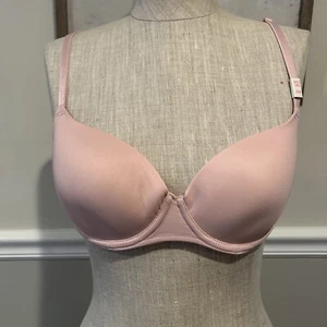 NWT-Victoria's Secret T- Shirt Lightly Lined Bra Size 34 B - Picture 1 of 4