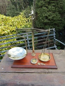 Escalas antiguas de tienda de latón Parnall & Sons con pesos estampados clase 1 - Imagen 1 de 7