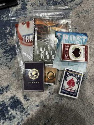 Lote Surtido de Trucos de Magia de Primer Plano - Tarjeta, Moneda, Mentalismo, Barajas y DVD - $60 + Foto 1 de 4