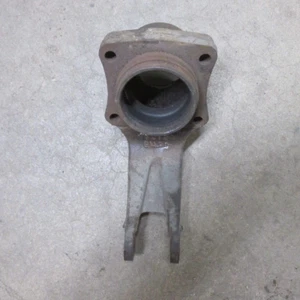 65 66 67 68 69 70 71 72 73 74 CHEVROLET CORVETTE REAR SPINDLE BEARING SUPPORT - Picture 1 of 3