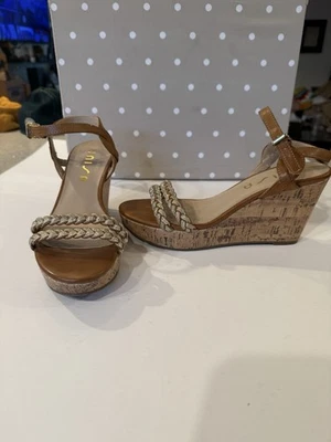 Sandalias de cuña Unisa para mujer talla 7,5 M Foto 1 de 4