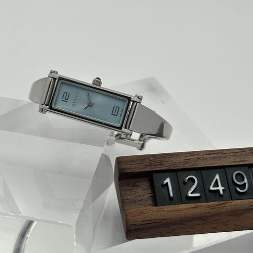 Orologio Gucci 1500L quadrato blu e argento cassa 12mm x 30mm