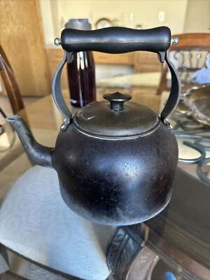 Tetera anodizada vintage Calphalon de 3 cuartos gris oscuro hecha en Irlanda Foto 1 de 4