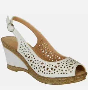 Patrizia by Spring Step Women’s Shaninioqua White Peep Toe Wedge Sandal Sz 8 NEW - Picture 1 of 9