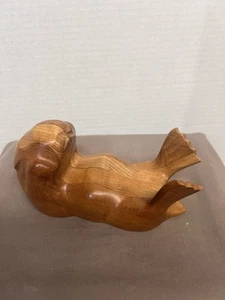 Escultura artesanal de madera de castor pequeña vintage - Imagen 1 de 7