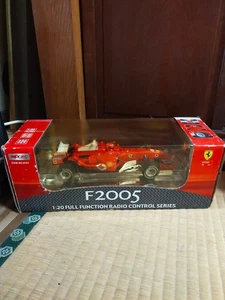 Auto radiocomandata Ferrari F1 F2005 1/20 quasi come nuova - Foto 1 di 2