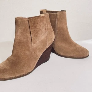 Jessica Simpson Ankle Boots Womens Size 8 Brown Suede Wedge Heel Pull On Booties - Picture 1 of 9