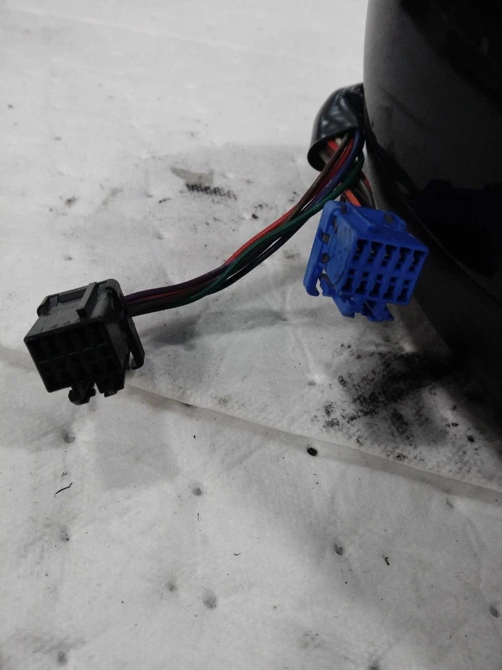 Espejo de puerta derecho usado se adapta a: 2006 Gmc Yukon XL 1500 Power con intermitente integral Foto 1 de 4