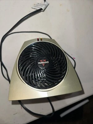Calentador de espacio personal Vornado VH203 con circulación de vórtice Foto 1 de 4