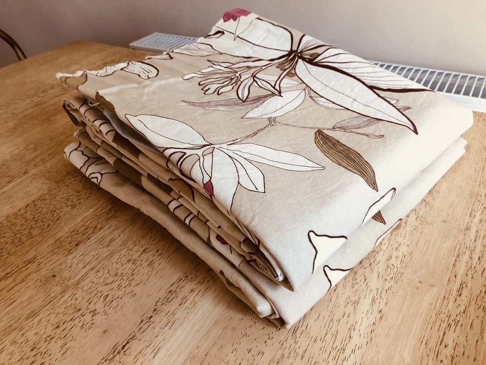 Lovely modern blackout Curtains width 46" each panel 92" total by 56" drop - Image 1 of 4