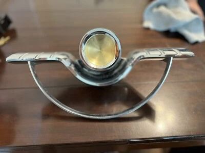 Anillo de cuerno Plymouth Fury Belvedere 1957 con tapa Foto 1 de 4