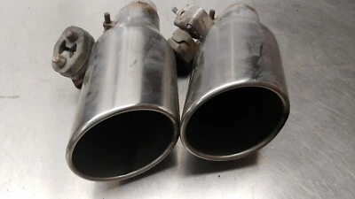 Chrysler 300 2015 5,7 L OEM puntas de escape izquierda y derecha Foto 1 de 4