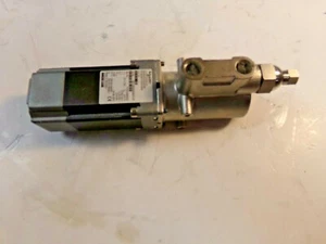 Motor Schneider Electric Berger Lahr BDM4532S0036 24 V con bomba Procon - Imagen 1 de 1