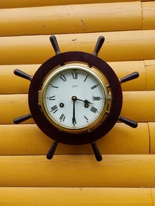 Schiffsuhr Glasenuhr mit Steuerrad - Bild 1 von 5