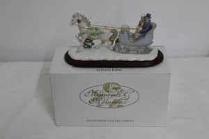 Avon 2002 Moments And Memories Collection "Sleigh Ride" w/ Original Box - Picture 1 of 5