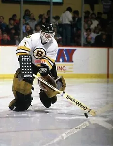 FOTO 8X10 COLOR RE'JEAN LEMELIN BOSTON BRUINS PORTERO EN ACCIÓN 1988 - Imagen 1 de 1