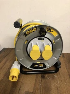 Masterplug Pro-XT OTMU30162LV-PX 16A 30m 2 Gang 110V Heavy Duty - BENT DENTED - Picture 1 of 4