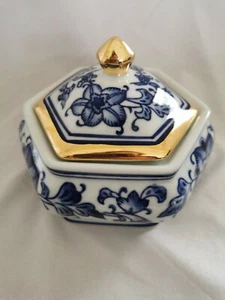 Retro,Vintage Oriental China Hexagonal Dish with Gold Detail Lid, Unusual,Lovely - Picture 1 of 12